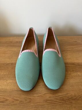 NWOT Vionic - Mint Green Knit Slip-On Flats with Pink Trim